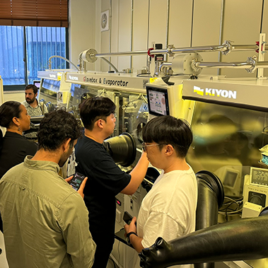 충남대학교 임종철 교수님 연구팀과 증착장비 시연을 하였습니다.